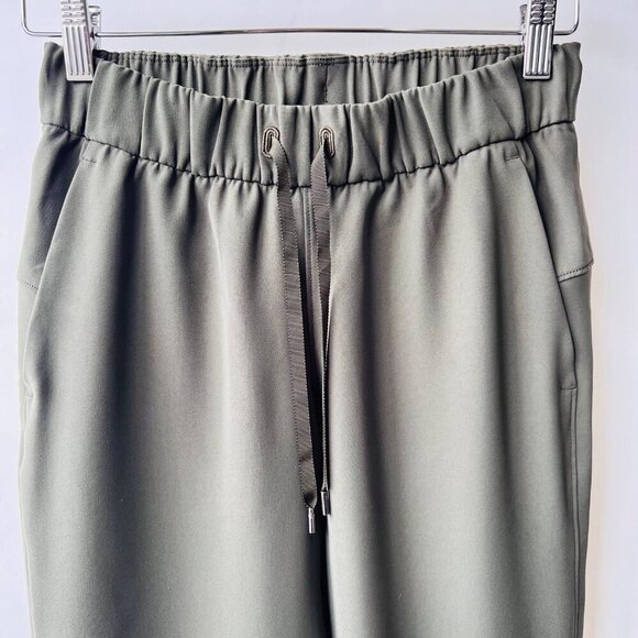 Lululemon On the fly joggers, green, Size 4 B165 - Picture 5 of 9